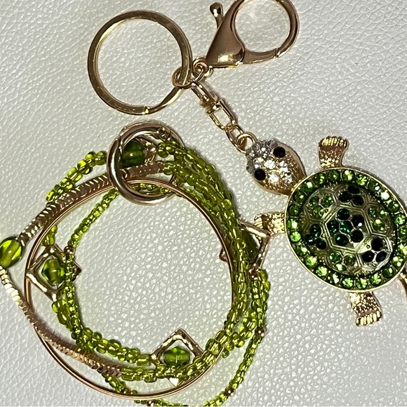 Turtle Bracelet Keychain - Picture 13 of 14
